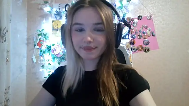 MilaTyan Momentaufnahme des Live-Raums auf Stripchat