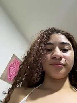 Milah_secret снимок онлайн-комнаты на Stripchat