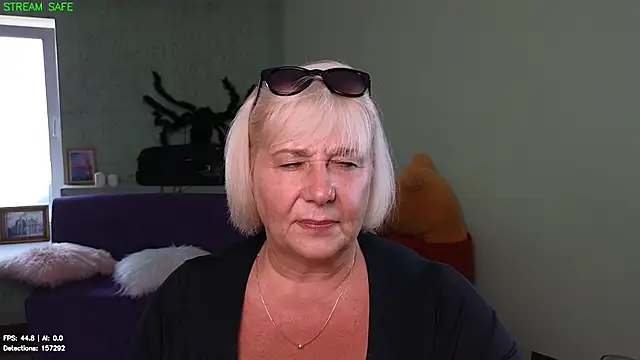 Milane_Milky снимок онлайн-комнаты на Stripchat