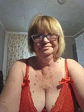 MilashkaCutie50 momentopname van live room op Stripchat