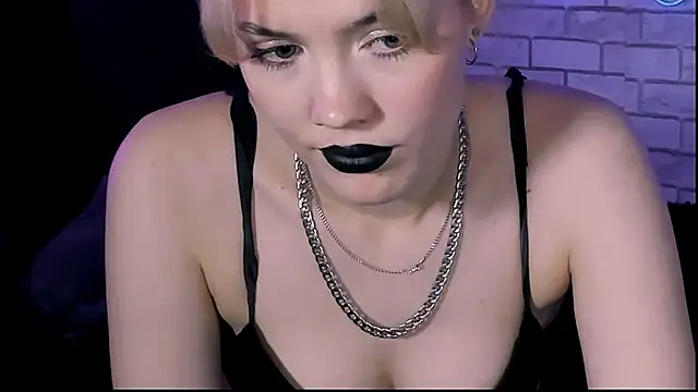 Milena_Stasym momentopname van live room op Stripchat