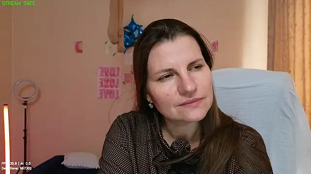 Mirabelle_Velvet Momentaufnahme des Live-Raums auf Stripchat