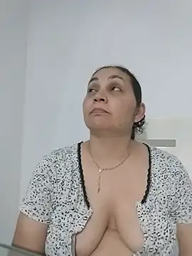 MirandaSoto momentopname van live room op Stripchat