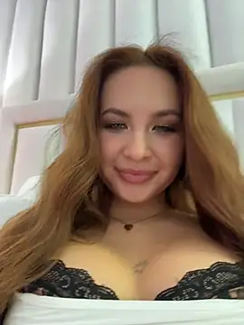 MisheleOlson live room snapshot on Stripchat