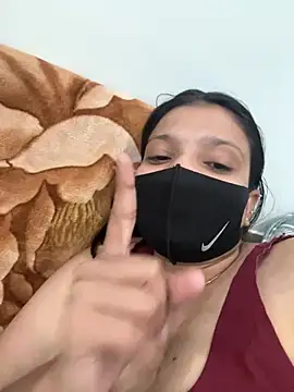 Miss_kanika76 Momentaufnahme des Live-Raums auf Stripchat