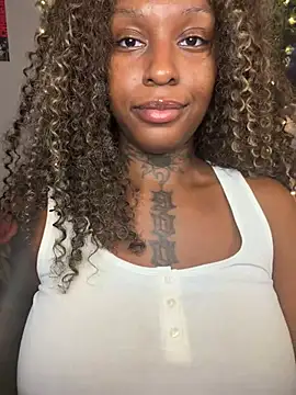 MistiSavannah captura de la sala en vivo en Stripchat