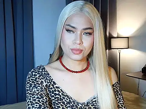 MistressLuna1 Momentaufnahme des Live-Raums auf Stripchat