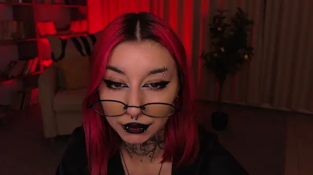 Mistress__Marcelline Momentaufnahme des Live-Raums auf Stripchat