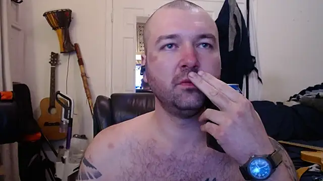 Mlarge9008 Momentaufnahme des Live-Raums auf Stripchat