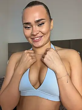 MonicaWestt captura de la sala en vivo en Stripchat