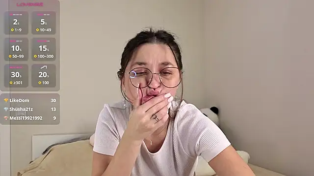 Monster_Doris Momentaufnahme des Live-Raums auf Stripchat