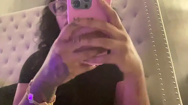 Mymyymyyy Momentaufnahme des Live-Raums auf Stripchat