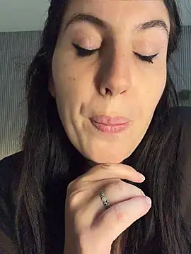 MysteryGirl__ captura da sala ao vivo na Stripchat