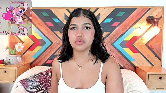 NaiirobiSwan Momentaufnahme des Live-Raums auf Stripchat