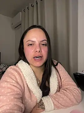 Nandaa02 live room snapshot on Stripchat