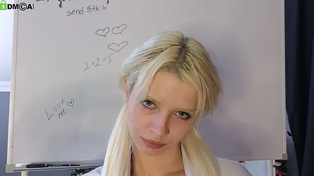 Naomi_Demio Momentaufnahme des Live-Raums auf Stripchat