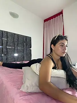 Natasharuso live room snapshot on Stripchat