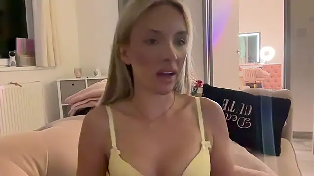 Naughtyblondex captura da sala ao vivo na Stripchat