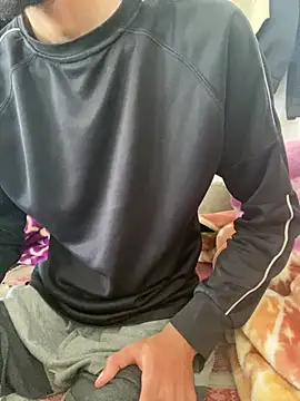 NchadeeQ_n7wiiiQ Momentaufnahme des Live-Raums auf Stripchat