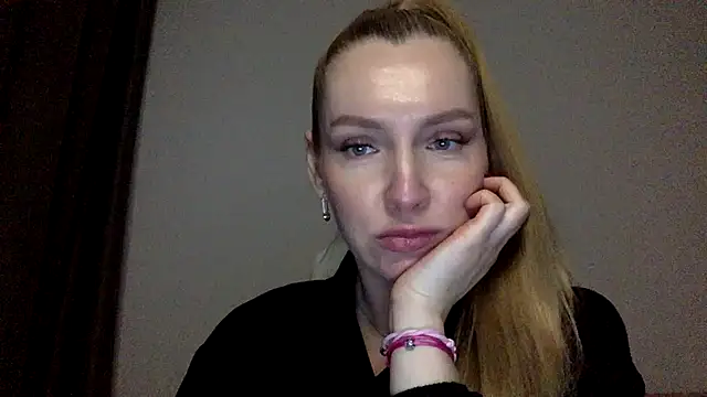 Neralith Momentaufnahme des Live-Raums auf Stripchat