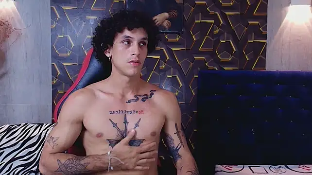 Netv__ снимок онлайн-комнаты на Stripchat