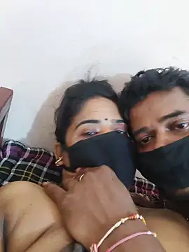 New_desi_bhabhi live room snapshot on Stripchat