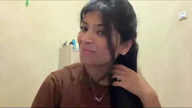 NgaMuszar captura de la sala en vivo en Stripchat
