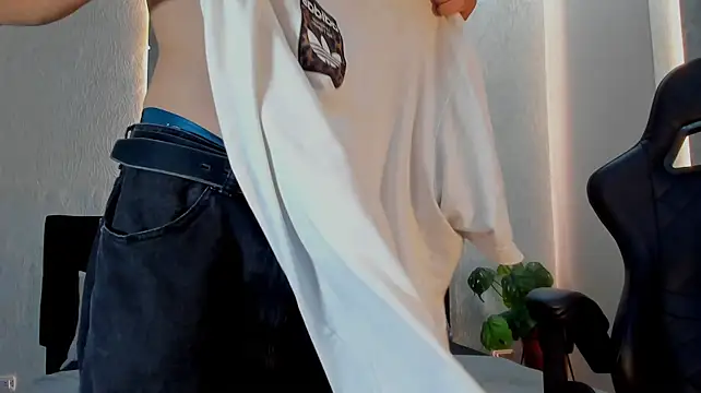 Nicola_Sartori Momentaufnahme des Live-Raums auf Stripchat
