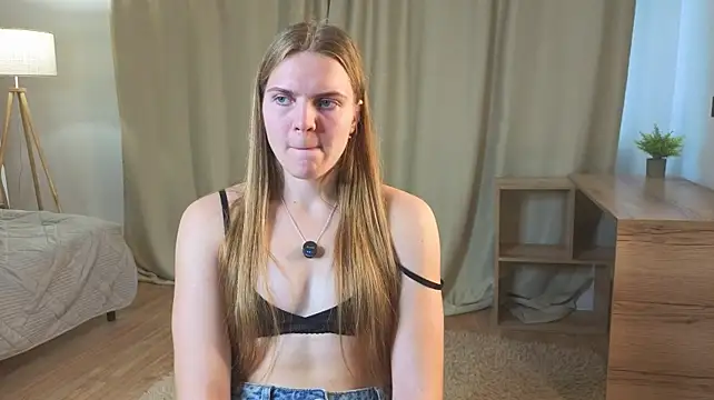 Nicolatelith снимок онлайн-комнаты на Stripchat