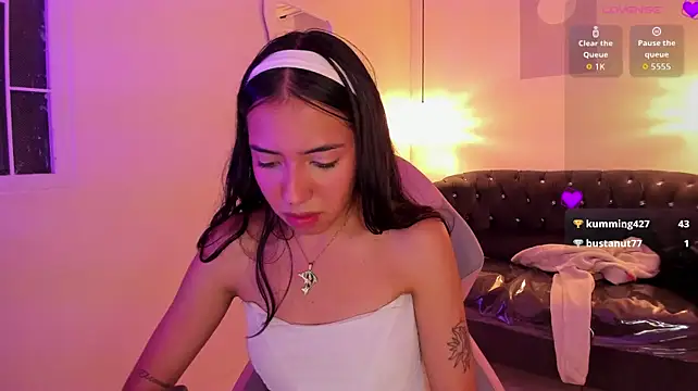 Nicole_jade captura de la sala en vivo en Stripchat