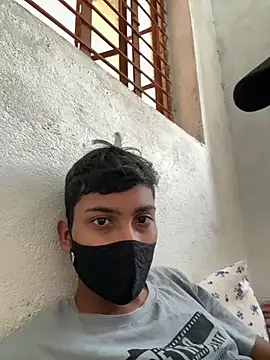 Nidhi747 Momentaufnahme des Live-Raums auf Stripchat