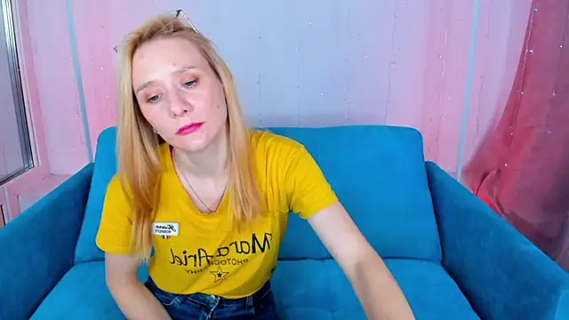 NikaBond снимок онлайн-комнаты на Stripchat