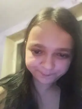 NikaFaults Momentaufnahme des Live-Raums auf Stripchat