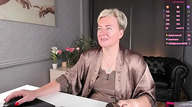 Nika_Smit momentopname van live room op Stripchat