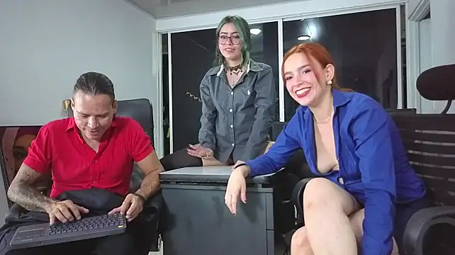 NinaVsRocco снимок онлайн-комнаты на Stripchat