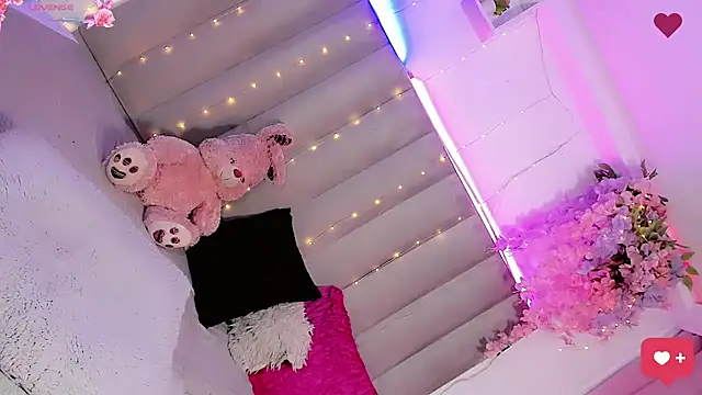 Nina_Keyli Momentaufnahme des Live-Raums auf Stripchat