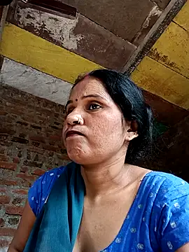 Nm_sanjna live room snapshot on Stripchat