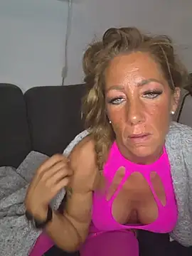 NoraBluee Momentaufnahme des Live-Raums auf Stripchat