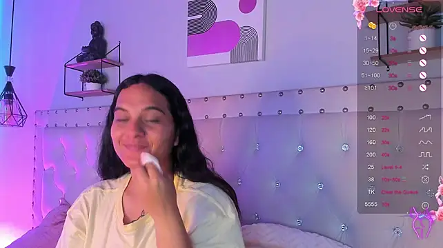 Nova_hh Momentaufnahme des Live-Raums auf Stripchat