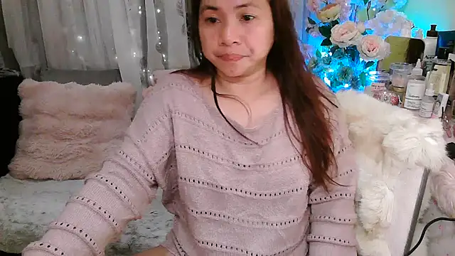 OhmyPinay live room snapshot on Stripchat
