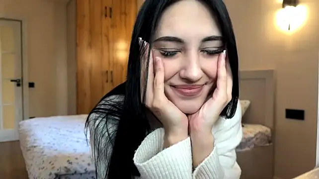 OnaChicalace live room snapshot on Stripchat