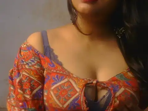 POOJA_199 momentopname van live room op Stripchat