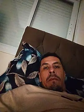 Papaleguass12 captura de la sala en vivo en Stripchat