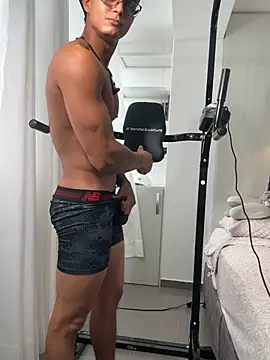 Paradise_boy__ live room snapshot on Stripchat