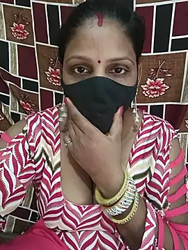 Parul-009 live room snapshot on Stripchat