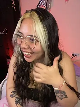 Paulette_Blanche Momentaufnahme des Live-Raums auf Stripchat