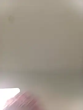 Petite_Nana live room snapshot on Stripchat