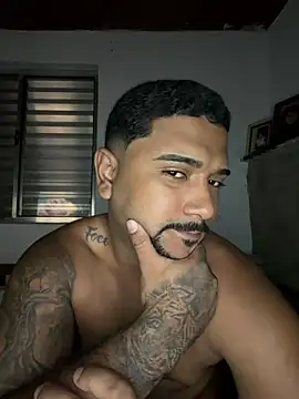 Pretotatuado777 captura de la sala en vivo en Stripchat