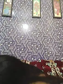 Queen_Rosyy live room snapshot on Stripchat