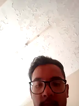 RK_rajput momentopname van live room op Stripchat